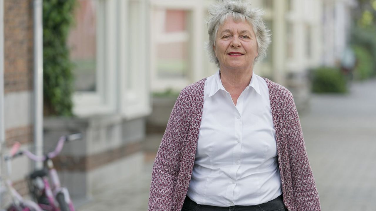 Beatrijs Ritsema beantwoordde in haar Trouw-rubriek 'moderne manieren' jarenlang vragen over sociale omgang.