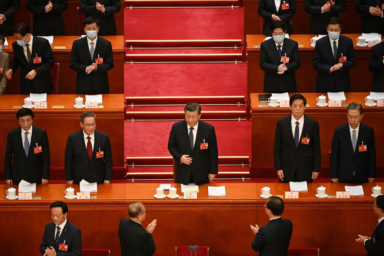 De Chinese leider Xi Jinping nam dinsdag applaus in ontvangst tijdens het jaarlijkse Volkscongres in Beijing.