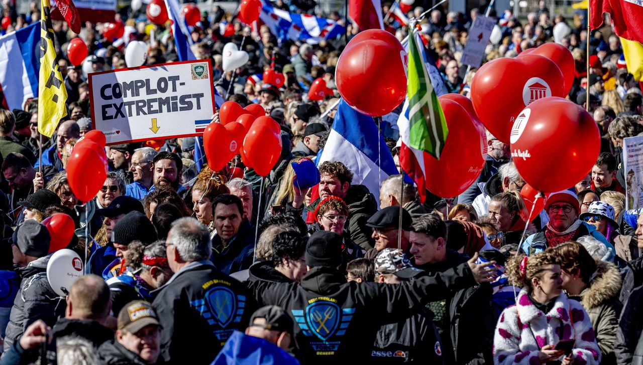 Demonstranten tijdens het boerenprotest in het Zuiderpark, zaterdag in Den Haag. Foto Robin Utrecht / ANP