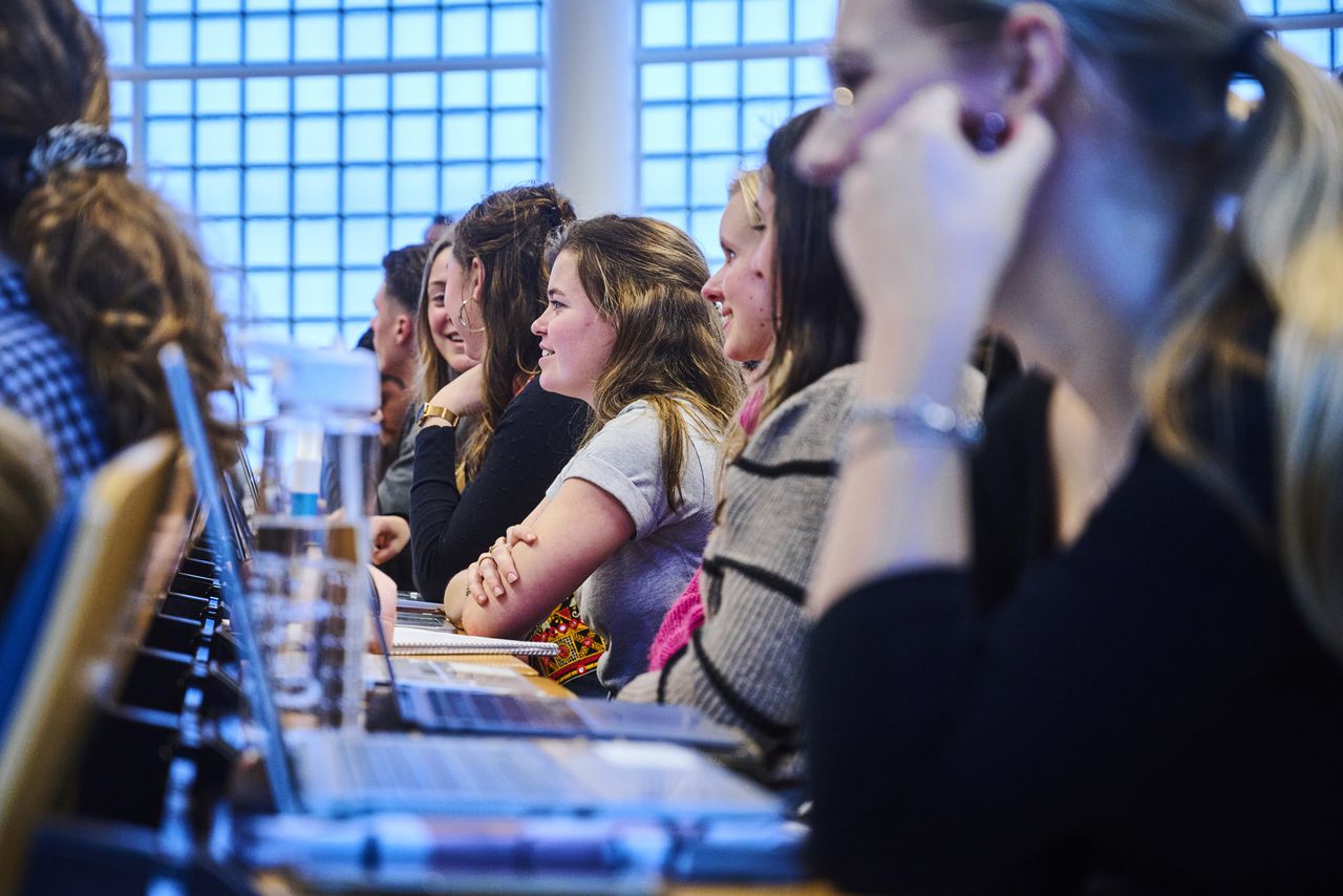 De daling van eerstejaarsstudenten was te zien in bijna alle sectoren en opleidingstypen.