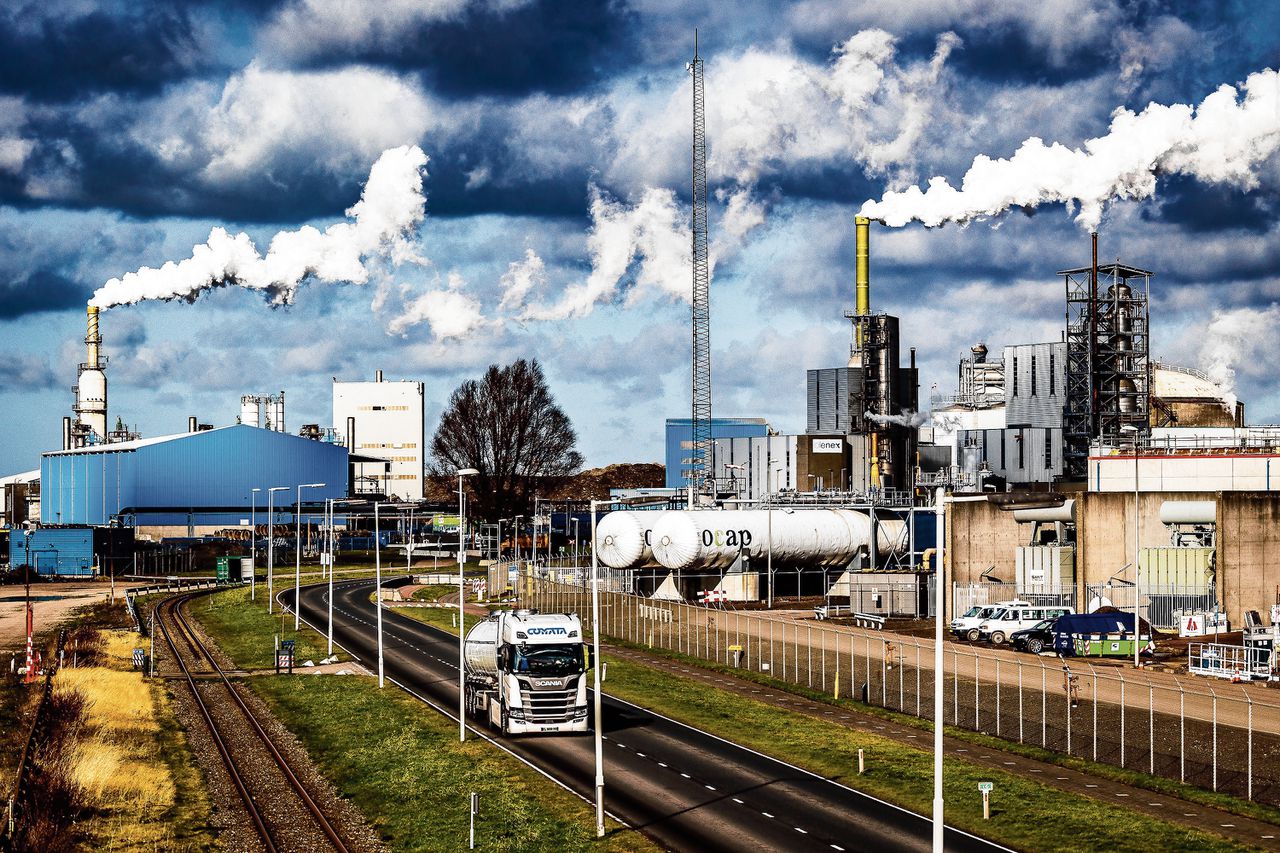 Olieopslag in het Rotterdamse havengebied.