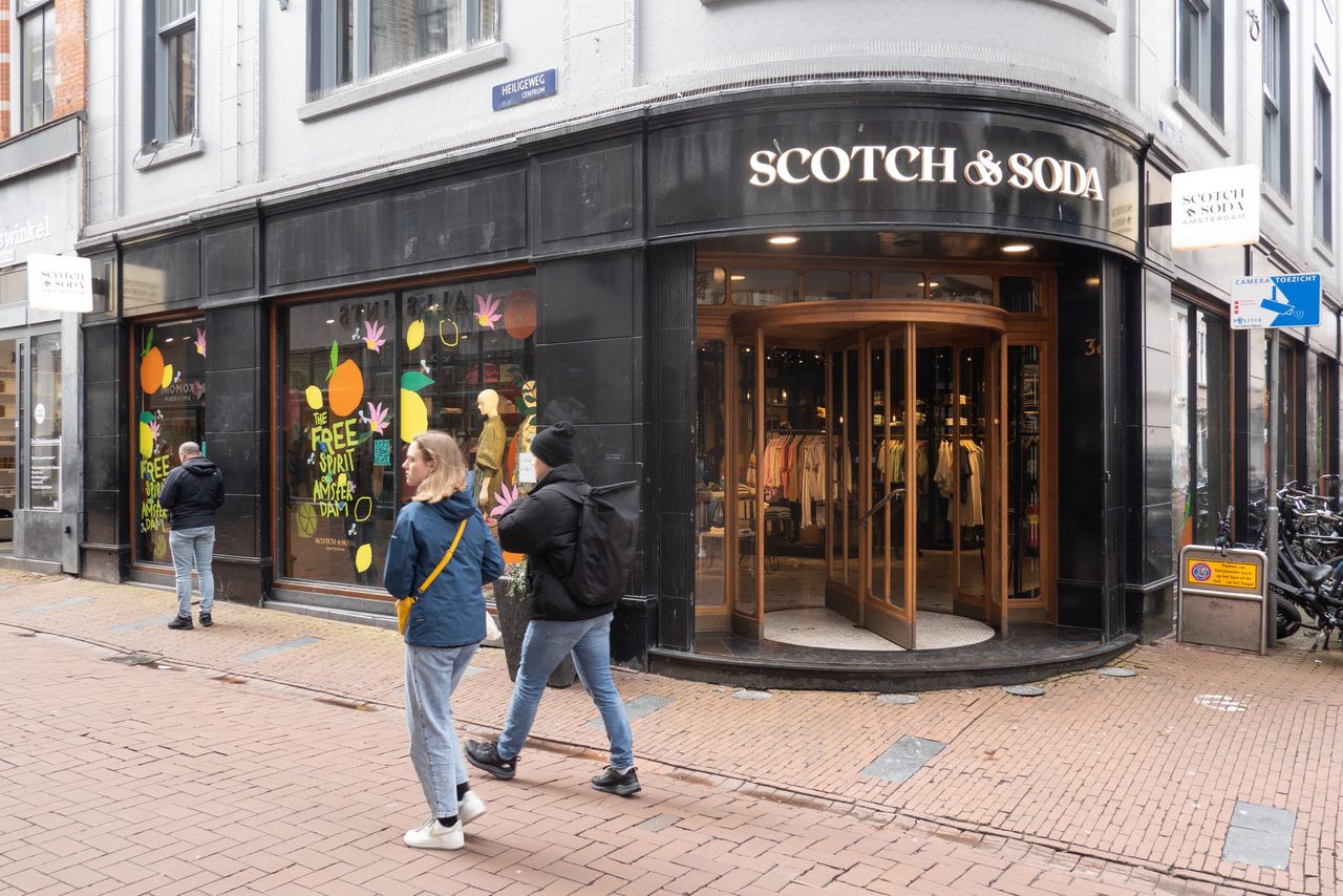 Een winkel van Scotch & Soda aan de Heiligeweg te Amsterdam.