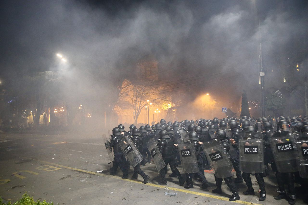 In Georgië protesteren burgers al dagen tegen het omstreden wetsvoorstel.