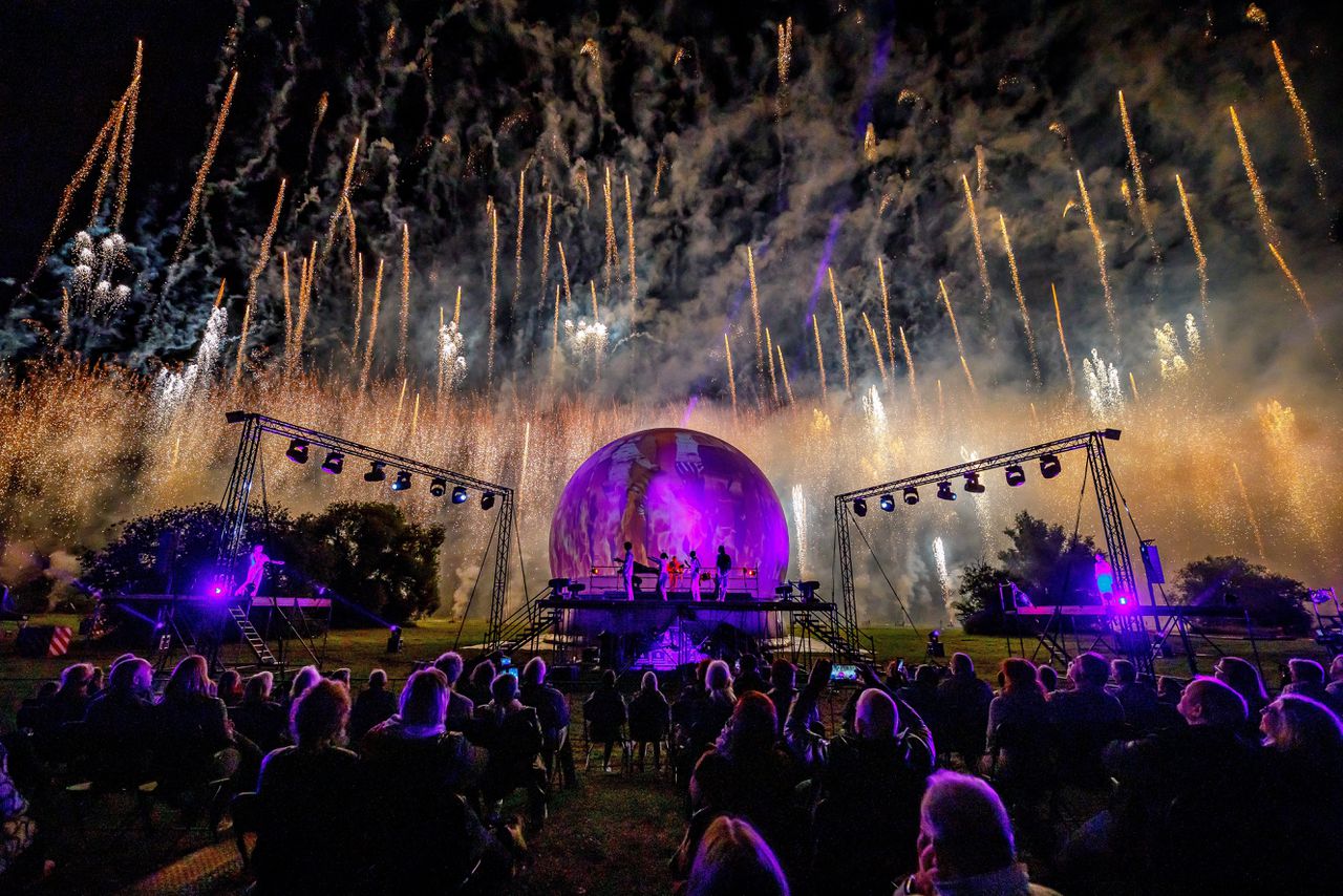 Het Franse vuurwerkgezelschap Groupe F in Heerlen in 2021, bij de opening van beeldend theaterfestival Cultura Nova.