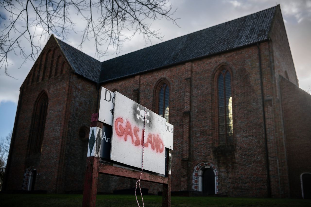 Protesten in het Groningse Zeerijp. Hier presenteerde de parlementaire enquêtecommissie in februari haar rapport.