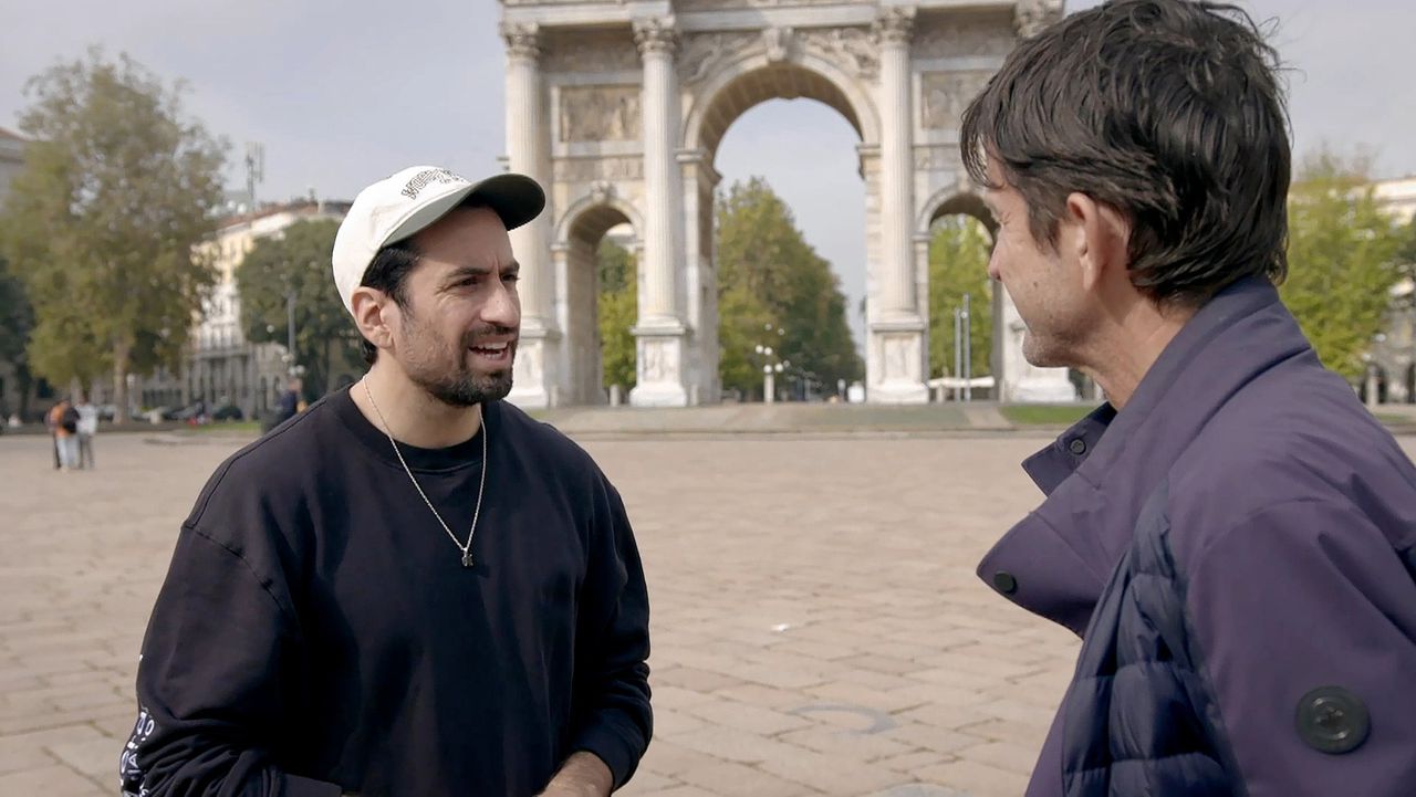 Zanger Dotan spreekt in Volle zalen over opstaan na zijn publieke val.