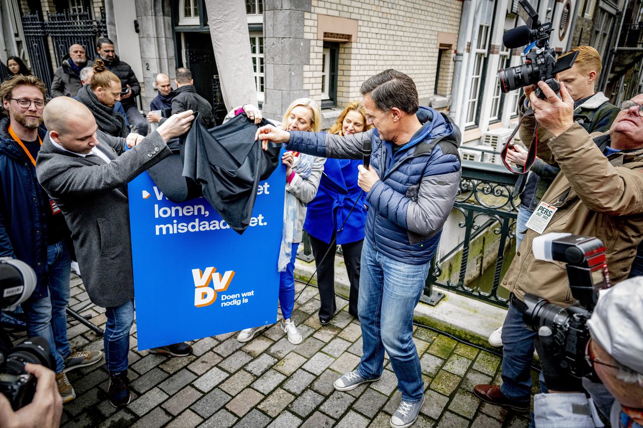 Mark Rutte voerde zondag namens de VVD campagne voor de Provinciale Statenverkiezingen in het centrum van Dordrecht. Over stikstof had hij het niet.