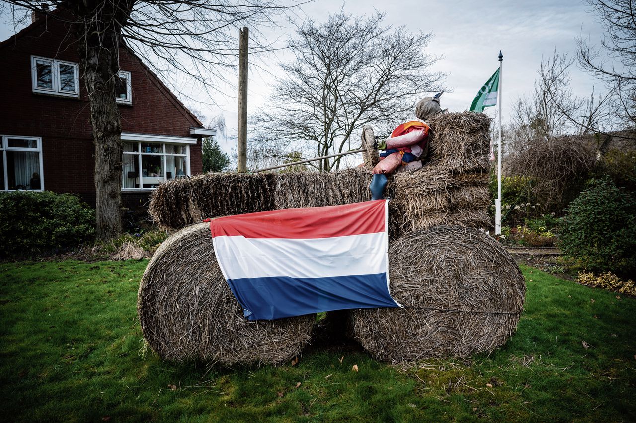 In de Groningse gemeente Westerwolde, waar de BBB woensdag veel stemmen kreeg, zijn langs de weg veel spandoeken en vlaggen te zien.