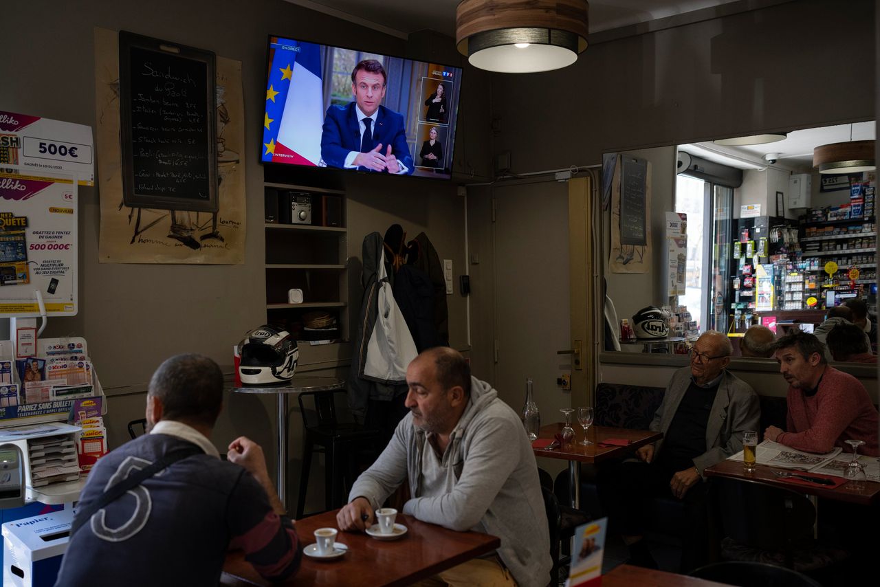 Macron zei woensdagmiddag begrip te hebben voor het grote gevoel van onrechtvaardigheid dat momenteel onder de Franse bevolking leeft.