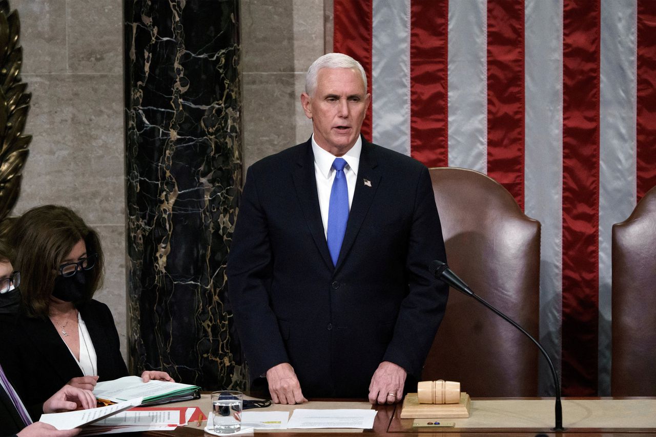 Oud-vicepresident Mike Pence op 7 januari 2021, een dag na de Capitoolbestorming, bij de certificatie van de verkiezingsuitslag.