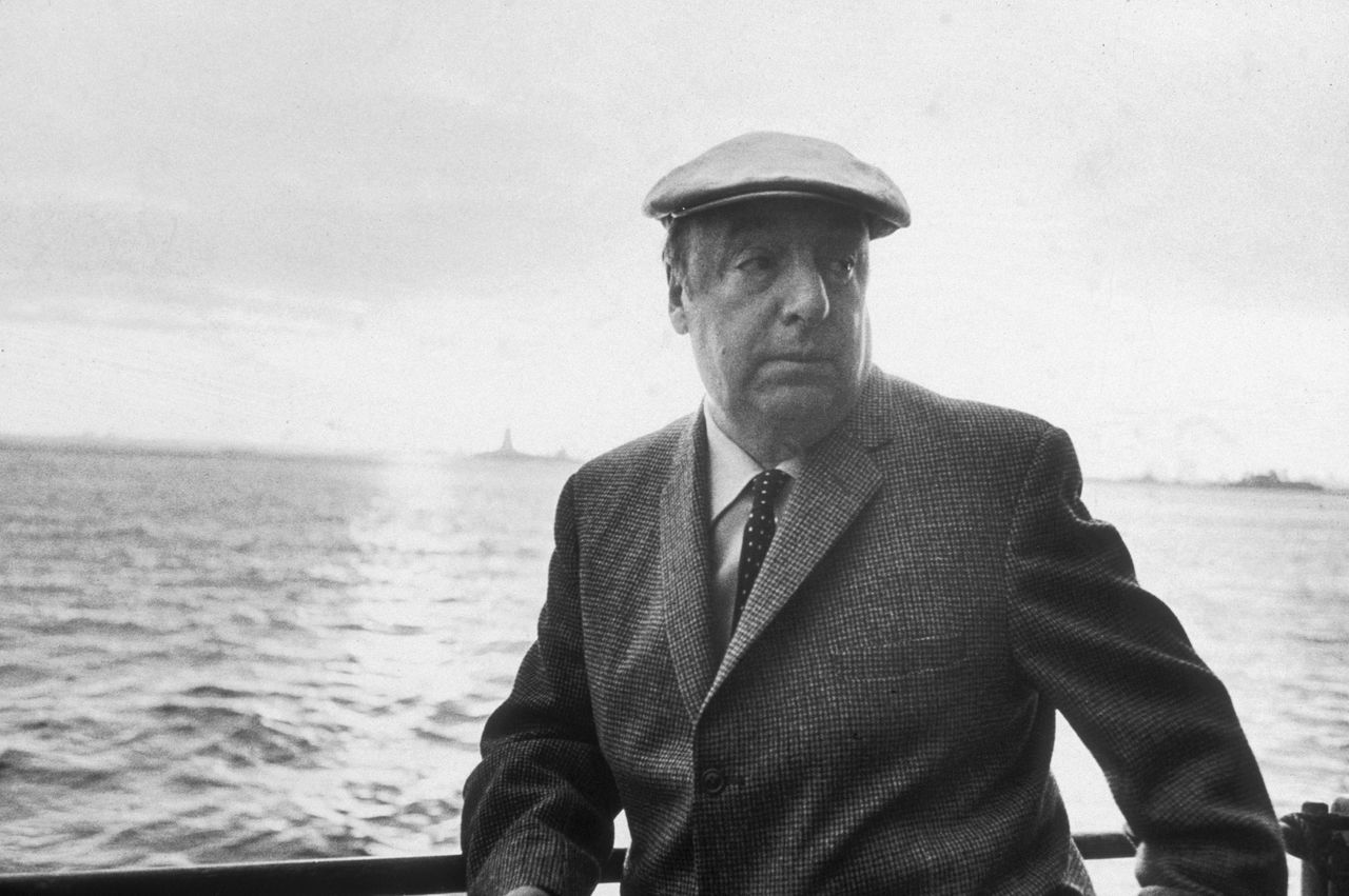 De Chileense dichter Pablo Neruda (1904-1973) tijdens een bezoek aan New York in 1966.