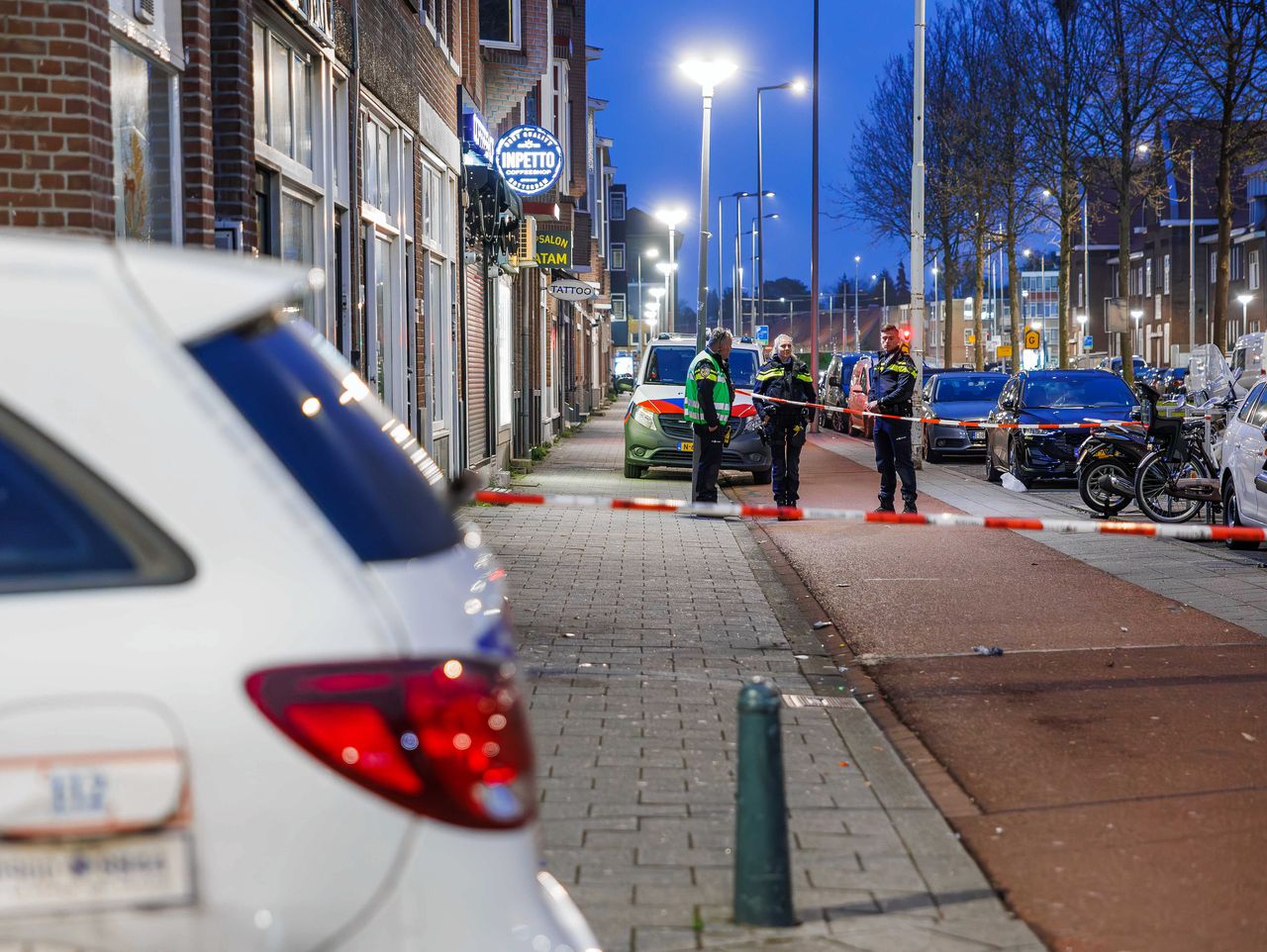 Deze week waren op de Crooswijkseweg al twee ontploffingen en ook vannacht zijn explosieven geplaatst bij twee panden in Rotterdam.