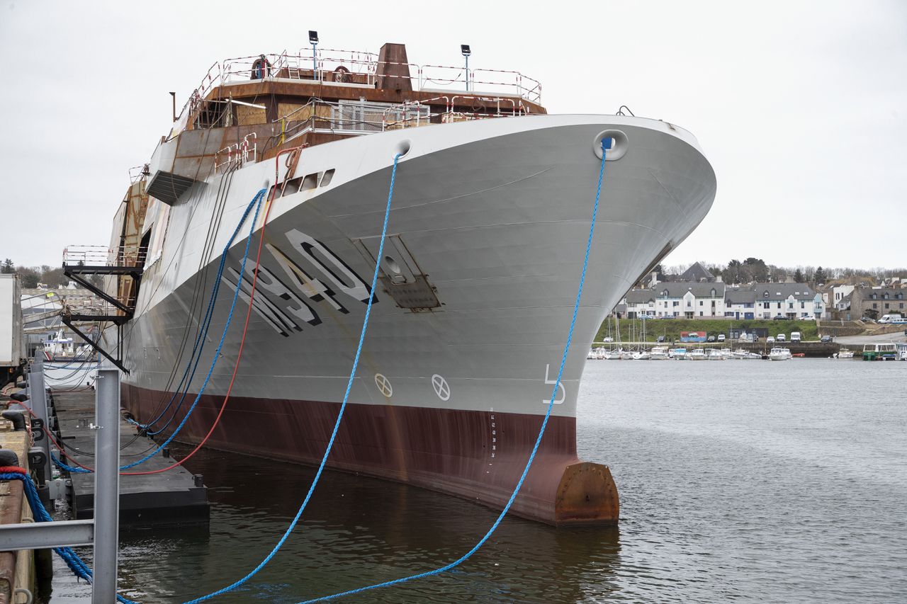 Een schip in aanbouw voor de Belgische marine. In de jongste EU-plannen kunnen landen door extra investeringen in bijvoorbeeld defensie tijd ‘kopen’ om hun begroting op orde te krijgen.