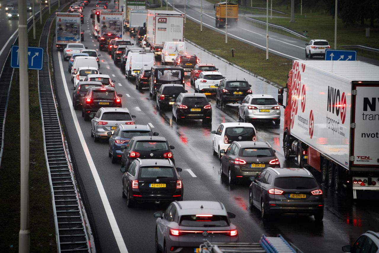 Op dinsdagen en donderdagen staan de meeste files en die druk neemt alleen maar toe, ziet de ANWB.