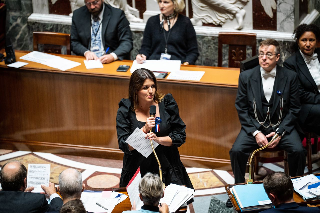 Marlène Schiappa, staatssecretaris van Sociale en Solidaire Economie eind vorig jaar in de Franse Assemblee. Ze staat op de cover van de Franse Playboy die deze donderdag verschijnt, waarmee ze veel kritiek oogstte.