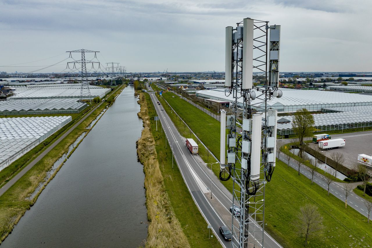 Om mobieltjes te laten aansluiten bij standaard communicatietechnologie als 5G, moeten fabrikanten soms voor veel geld licenties op octrooien nemen.