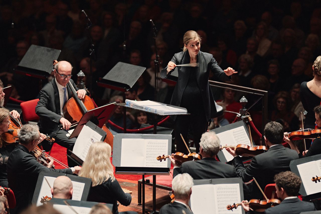 Karina Canellakis dirigeert het Radio Filharmonisch Orkest in ‘Het sluwe vosje’