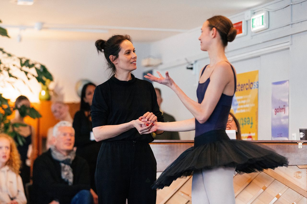 Masterclass van ballerina Igone de Jongh op het Masterclass Festival Amsterdam.