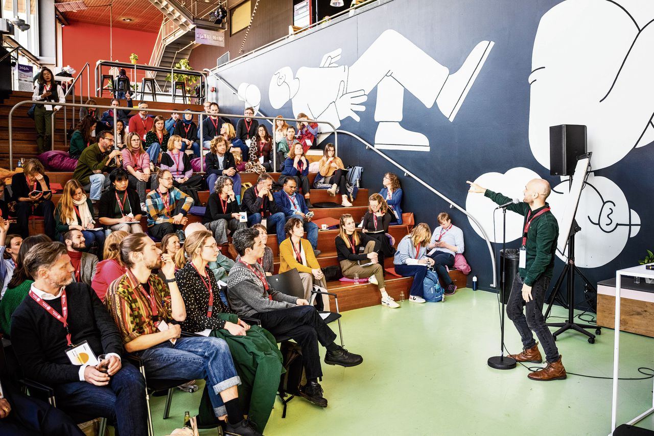 Een workshop tijdens het symposium in Utrecht verkende samenwerking van kunstenaars met het IPCC.