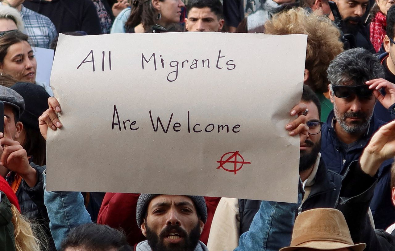 Protest van mensenrechtenorganisaties in Tunis na vijandige taal door de Tunesische president over migranten.