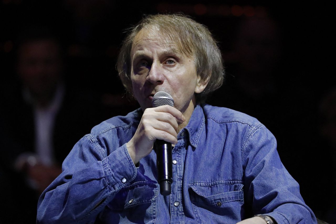 De Franse schrijver Michel Houellebecq in 2019 in het Cirque d'Hiver in Parijs.