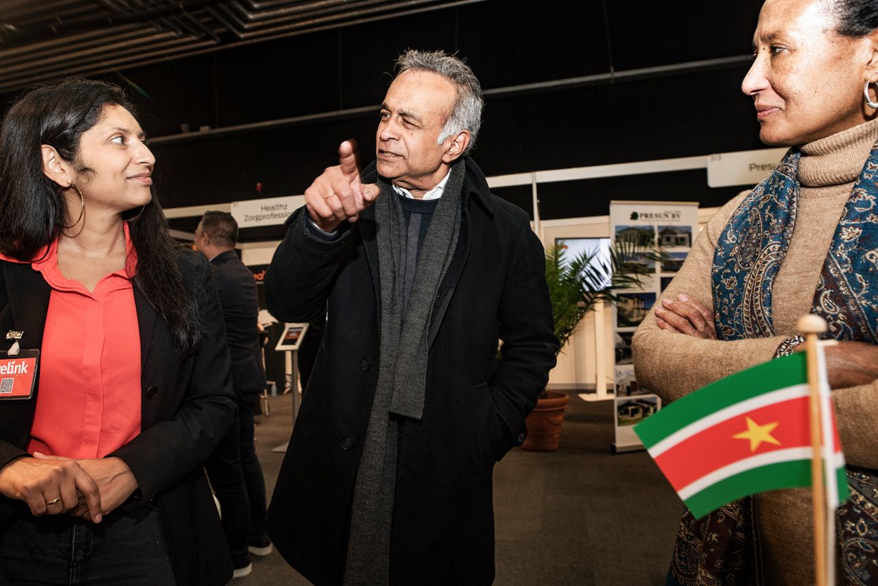 De stand van Suriname op de Emigratiebeurs in Houten.