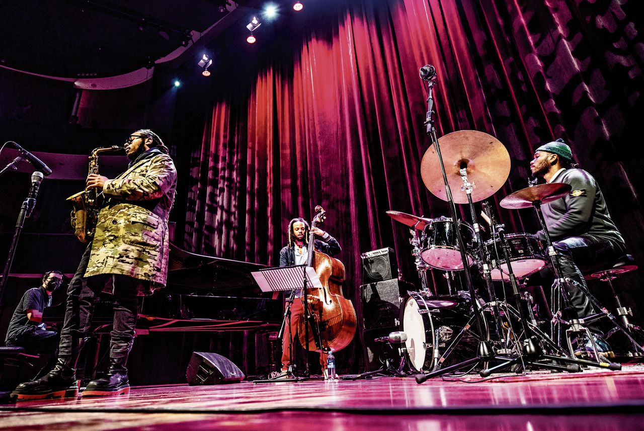 Immanuel Wilkins tijdens het Transition Festival in TivoliVredenburg.