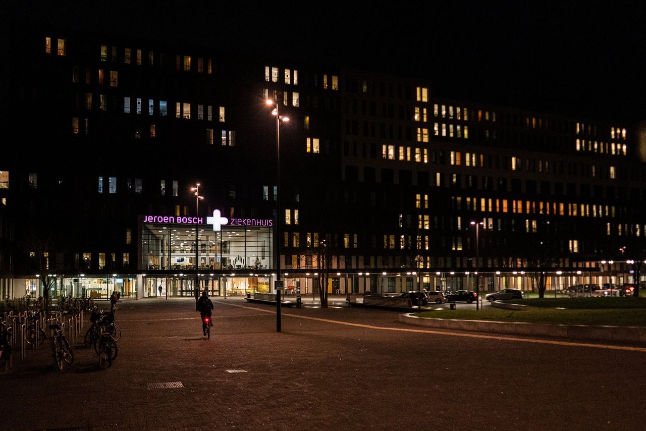 Het Jeroen Bosch Ziekenhuis in Den Bosch, waar een 'nepverpleegkundige' tijdens de eerste coronagolf dertien dagen lang werkte.