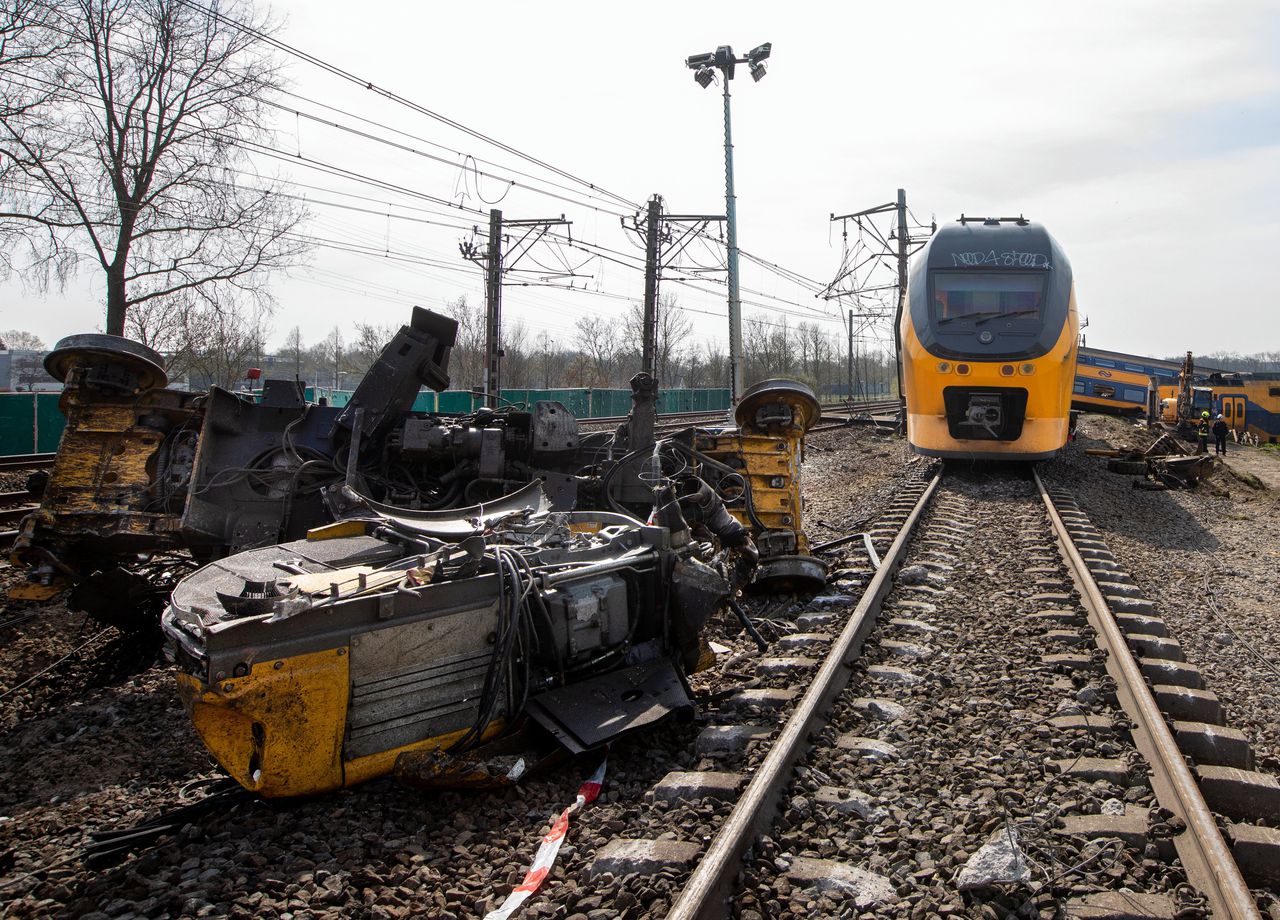 De schade vanhet treinongeluk is groot.