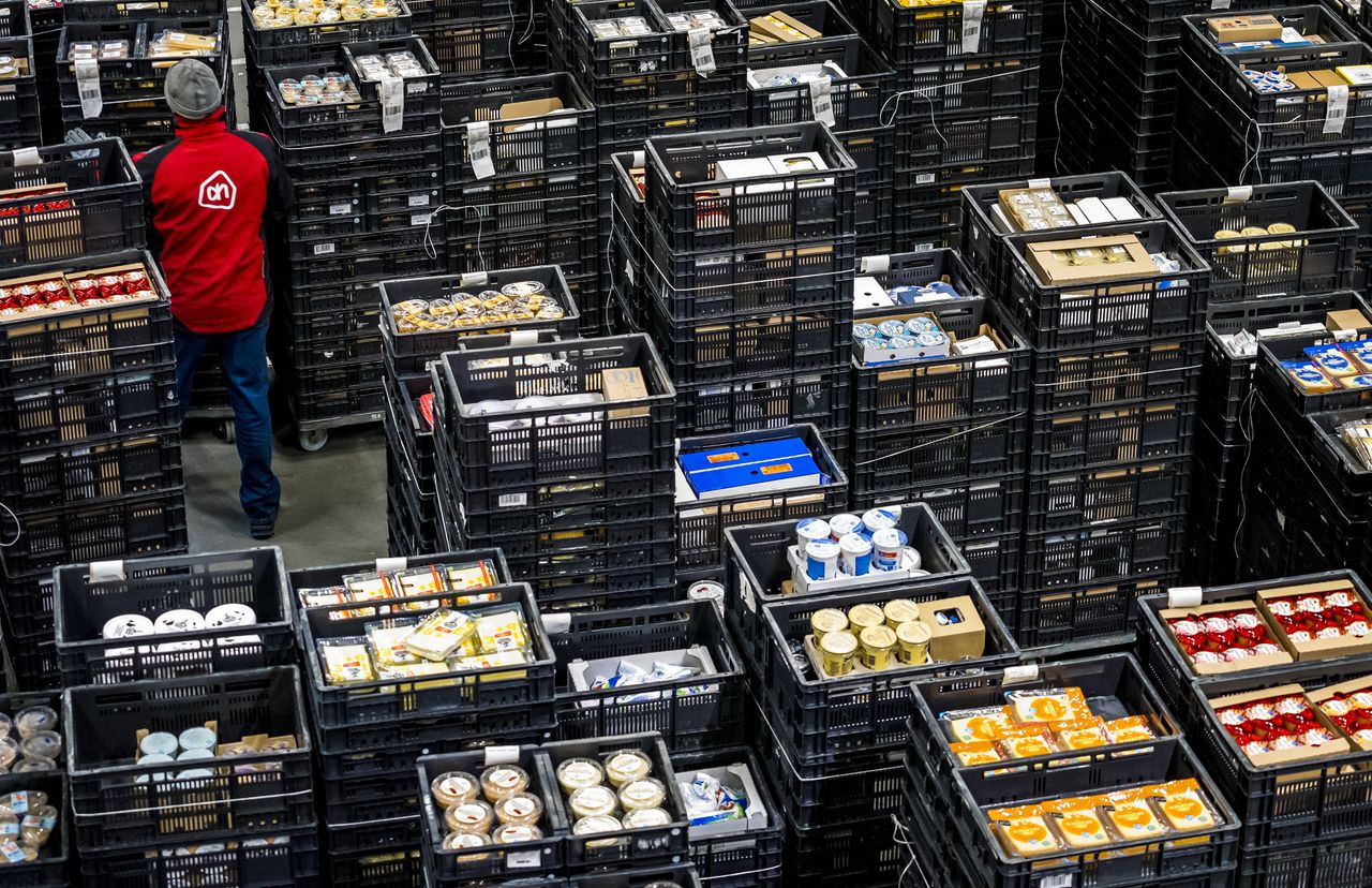 Een distributiecentrum van Albert Heijn. In totaal werken in de zes centra zo'n 6000 mensen.