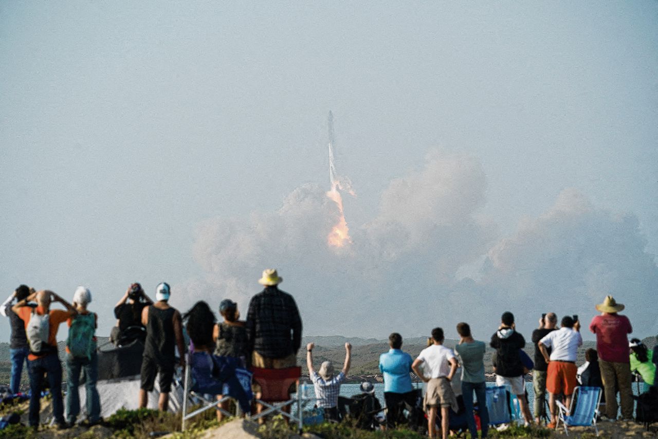 Het enorme geweld waarmee Starship donderdag van de grond kwam, heeft veel schade veroorzaakt.