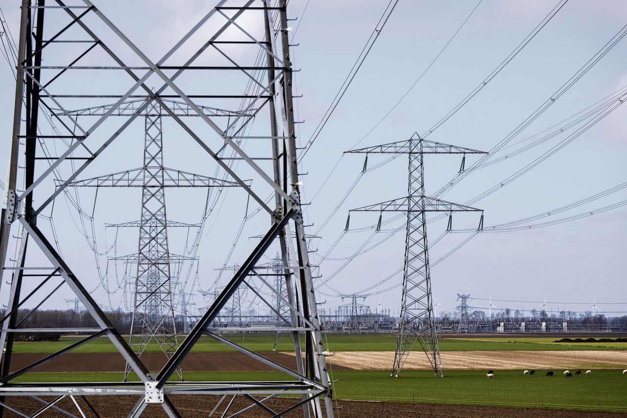 Door de groei van duurzame energie moet het stroomnetwerk fors worden uitgebreid.