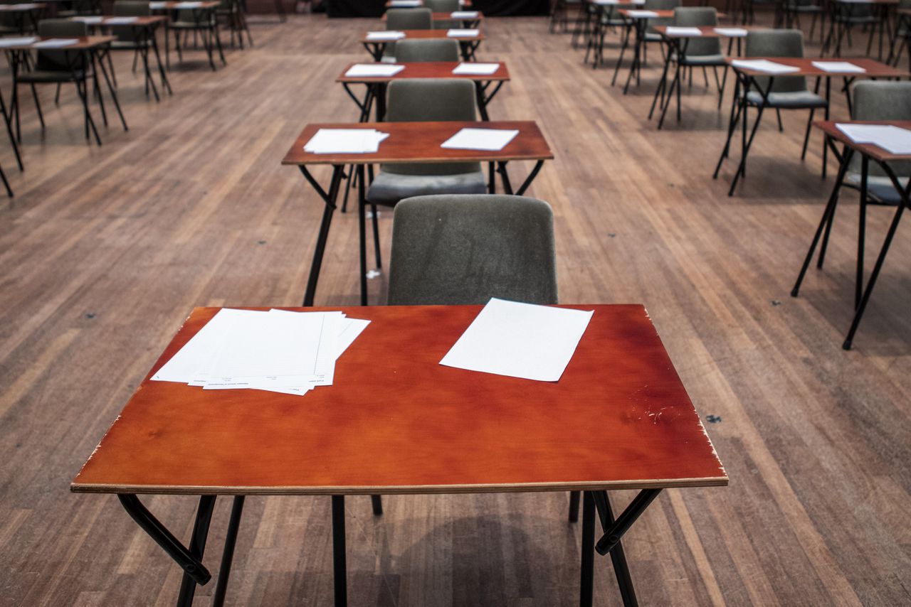 Leerlingen in het voortgezet speciaal onderwijs krijgen de uitslag van het staatsexamen pas als ze ook hun mondelinge examens hebben gedaan.