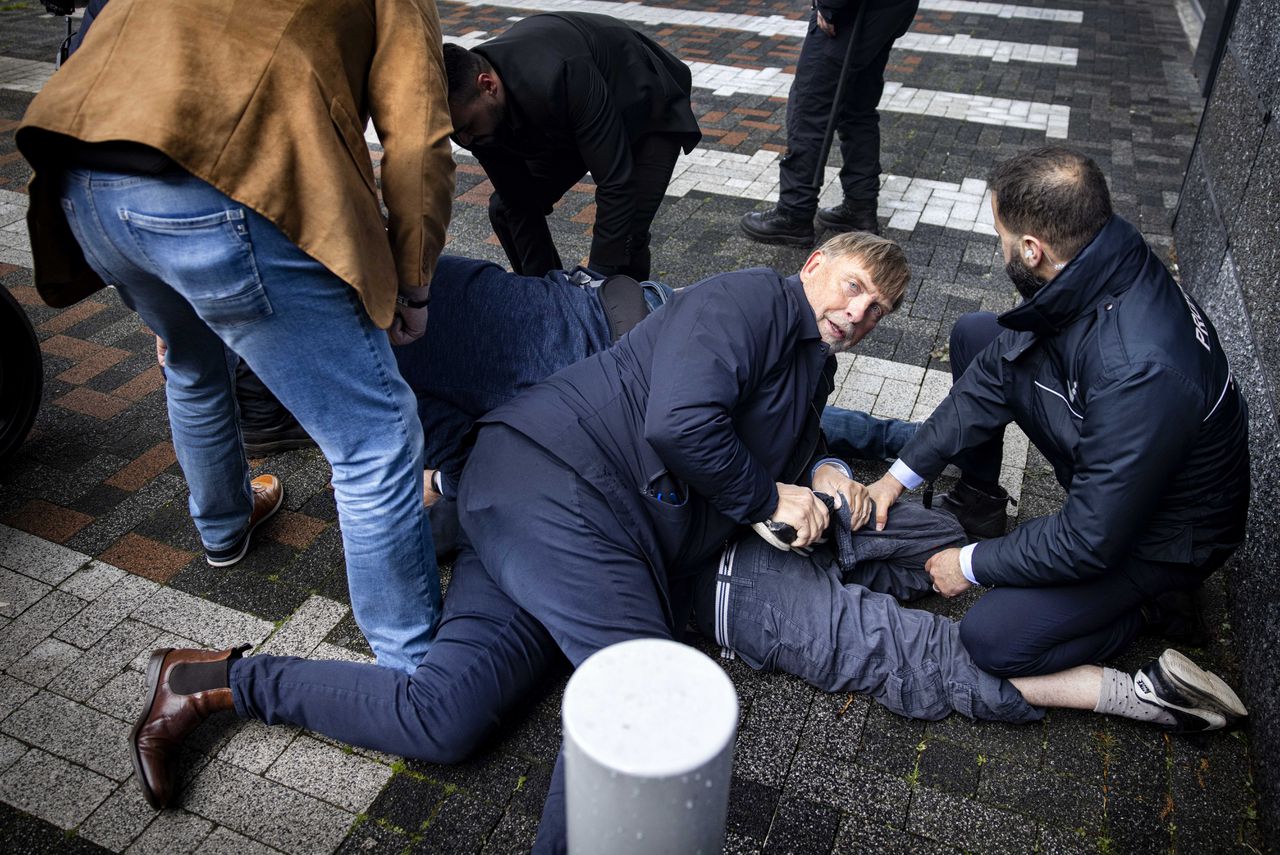 De betoger is woensdag tegen de grond gewerkt en aangehouden.