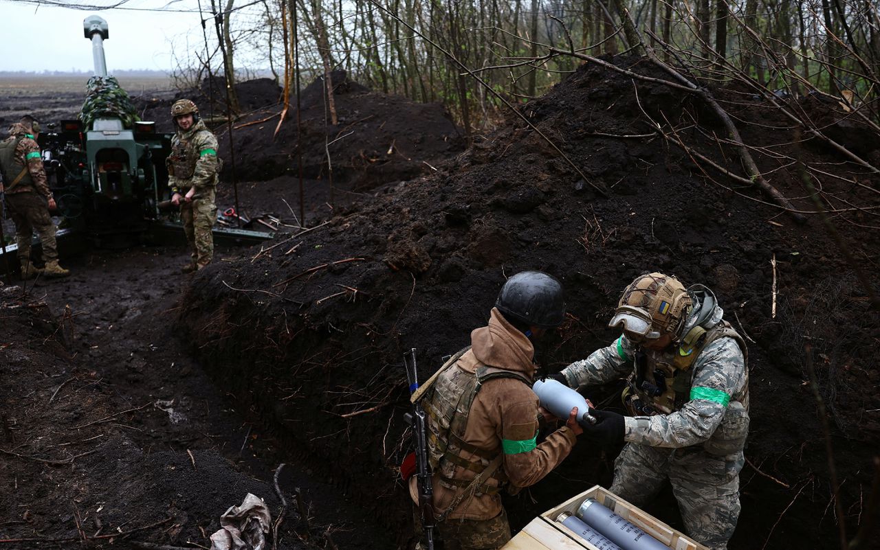 Oekraïense soldaten donderdag bij de frontline in de buurt van Bachmoet. Volgens uitgelekte documenten dreigt een patstelling in het oosten.