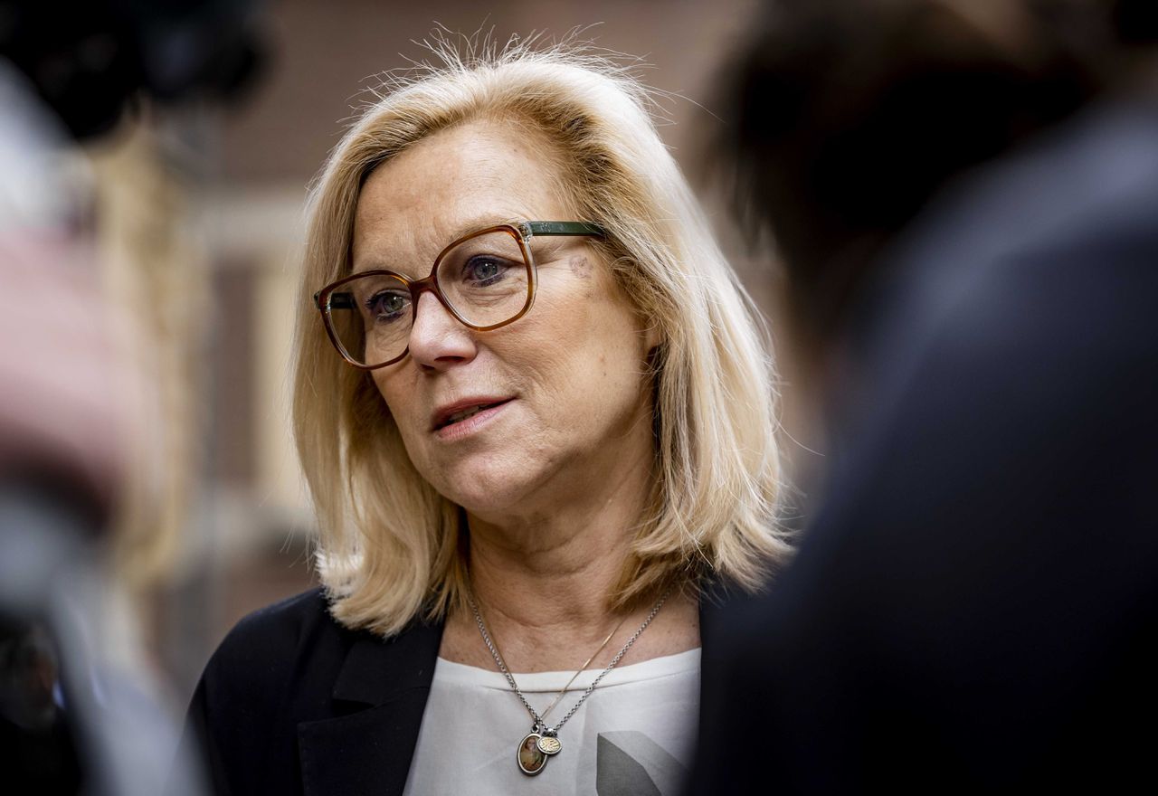 Hogere rentes, schommelende energieprijzen en algemene afkoeling van de wereldhandel, zo stelt minister van Financiën Sigrid Kaag (D66) in haar brief, kunnen zich doen voelen.