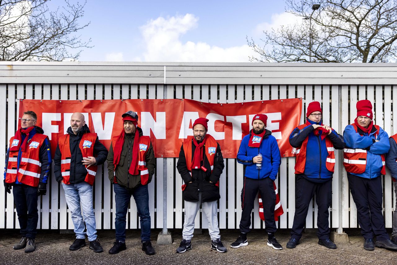 Medewerkers van distributiecentra van Albert Heijn voerden met succes actie voor hogere lonen.