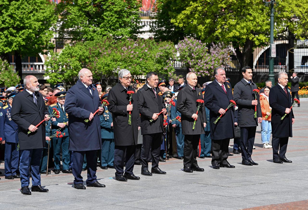 Vorige maand waren de leiders van vijf Centraal-Aziatische landen – Kazachstan, Tadzjikistan, Oezbekistan, Turkmenistan en Kirgizië – nog bij de viering van de Russische Overwinningsdag, komende dagen zijn ze in China.