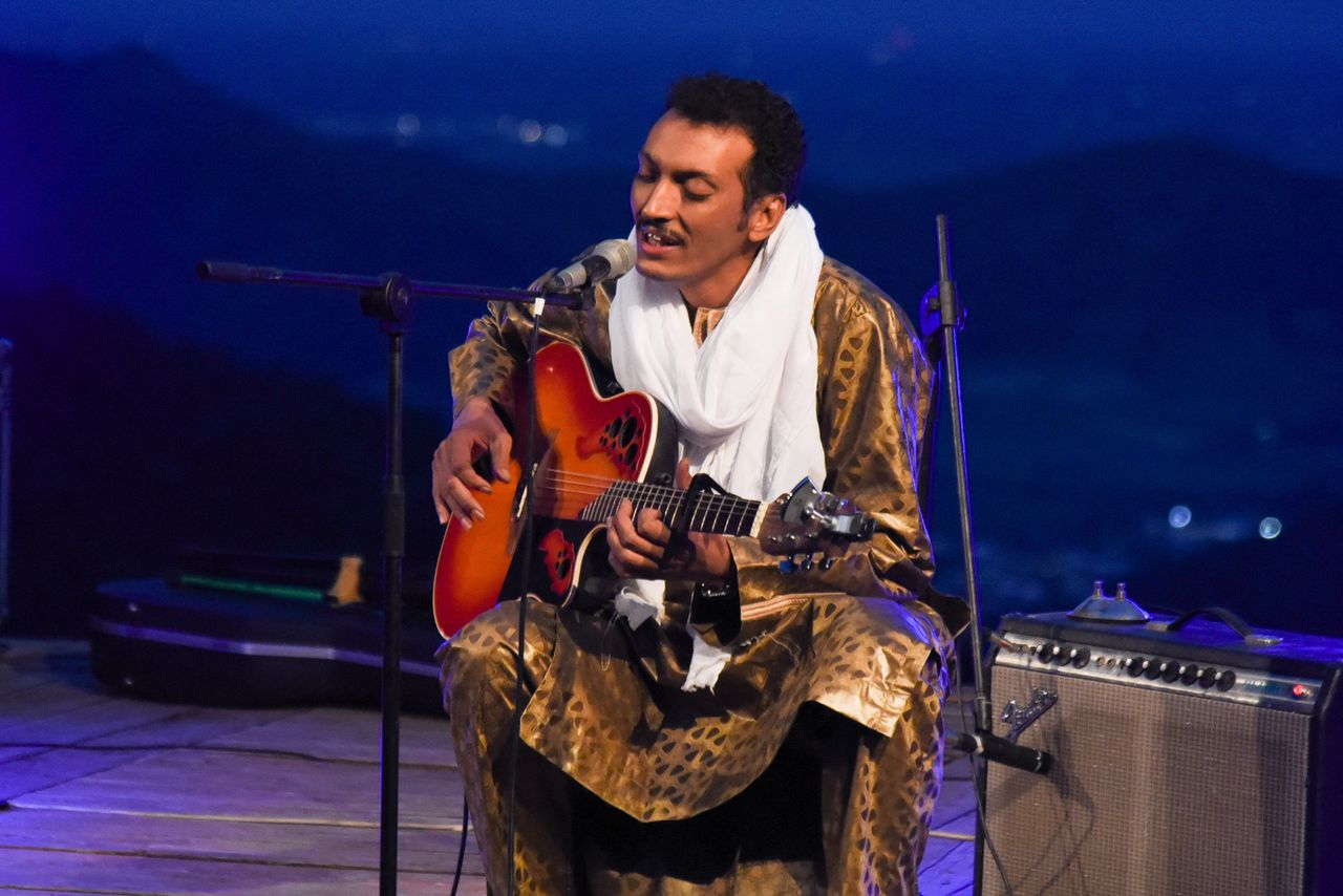 Bombino tijdens een concert in Galzignano Terme in Italië (2021).