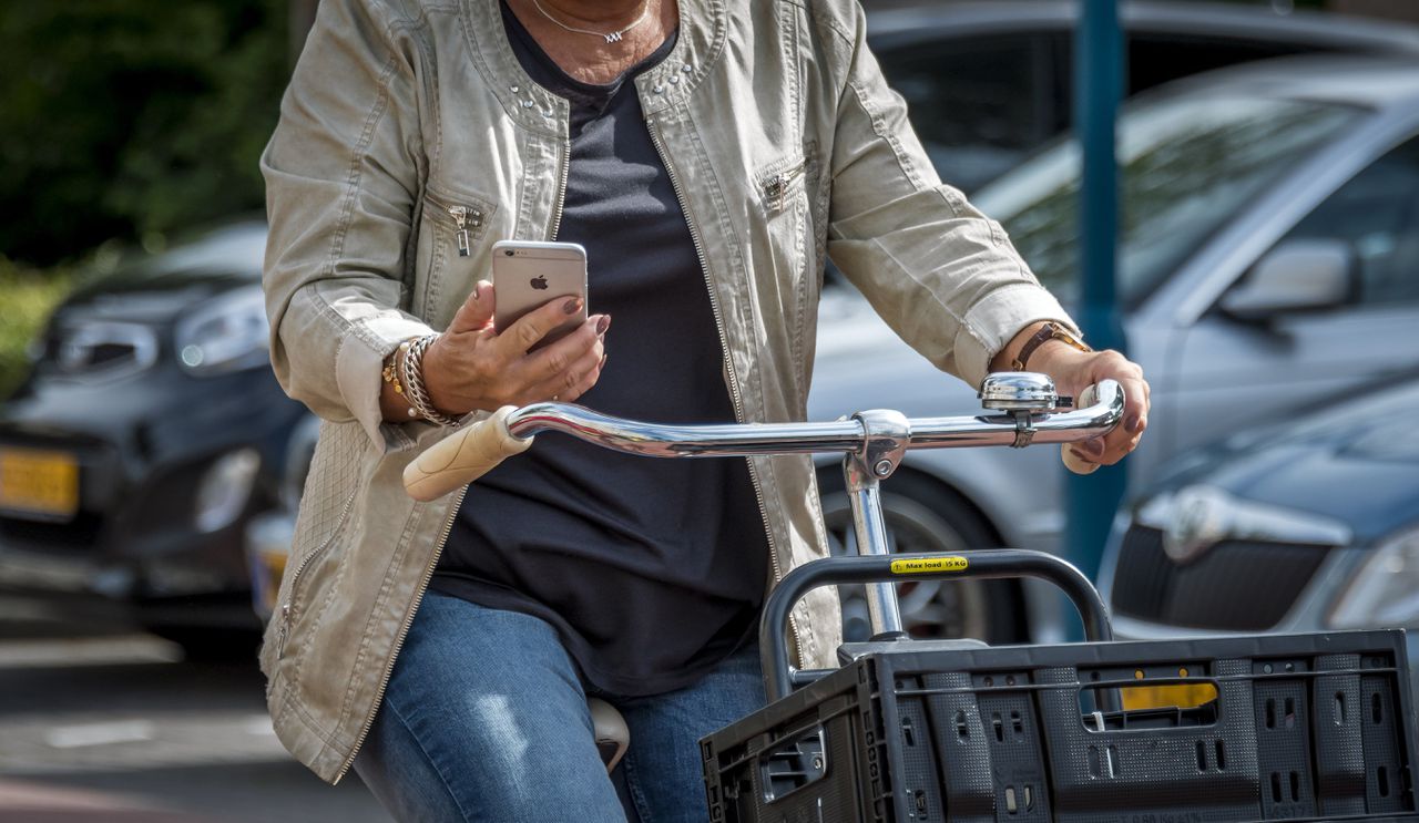 Ook onder fietsers en bestuurders van gehandicaptenvoertuigen steeg het aantal boetes.