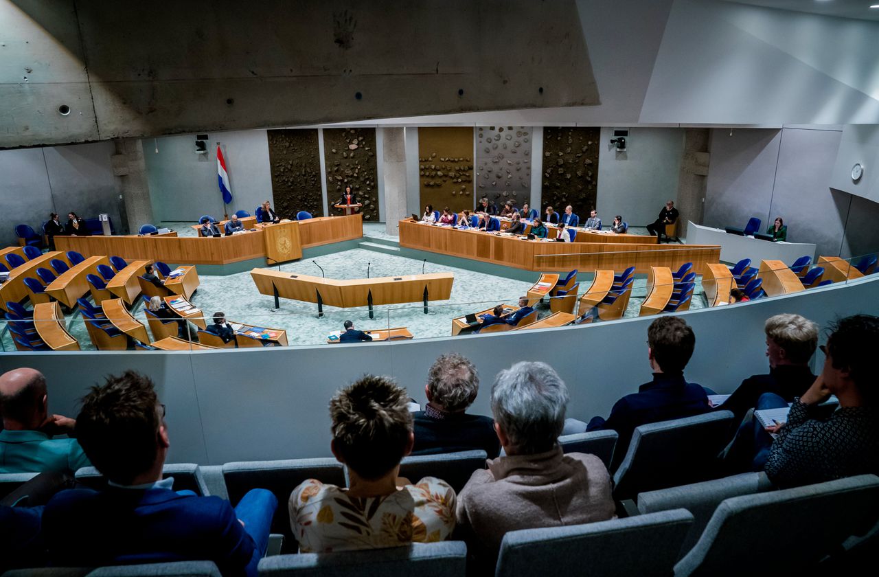 Een kwart van de Nederlanders ouder dan vijftien jaar had in het laatste kwartaal van 2022 vertrouwen in de Tweede Kamer, het laagste niveau sinds 2012.