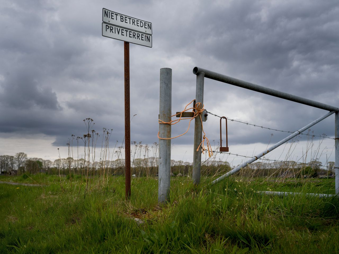 Afgezet privéterrein in Stieltjeskanaal.