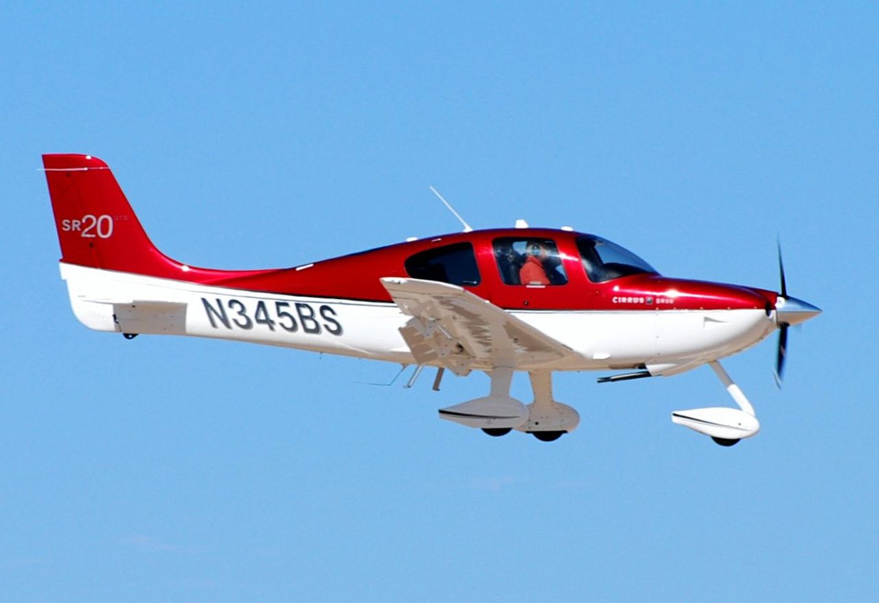 De Nederlanders zouden in dit type sportvliegtuig - een Cirrus 20 - hebben gezeten.