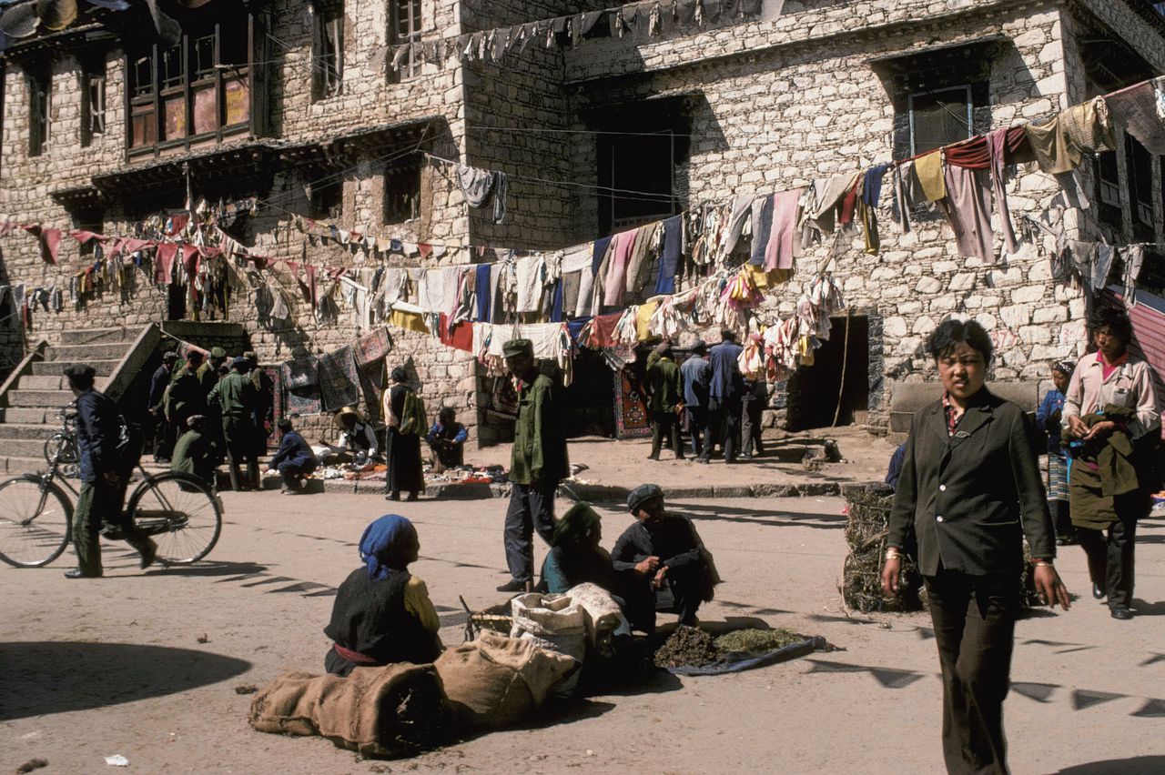 Lhassa in 1983. Tibet zit nu alweer jaren vrijwel volledig op slot.