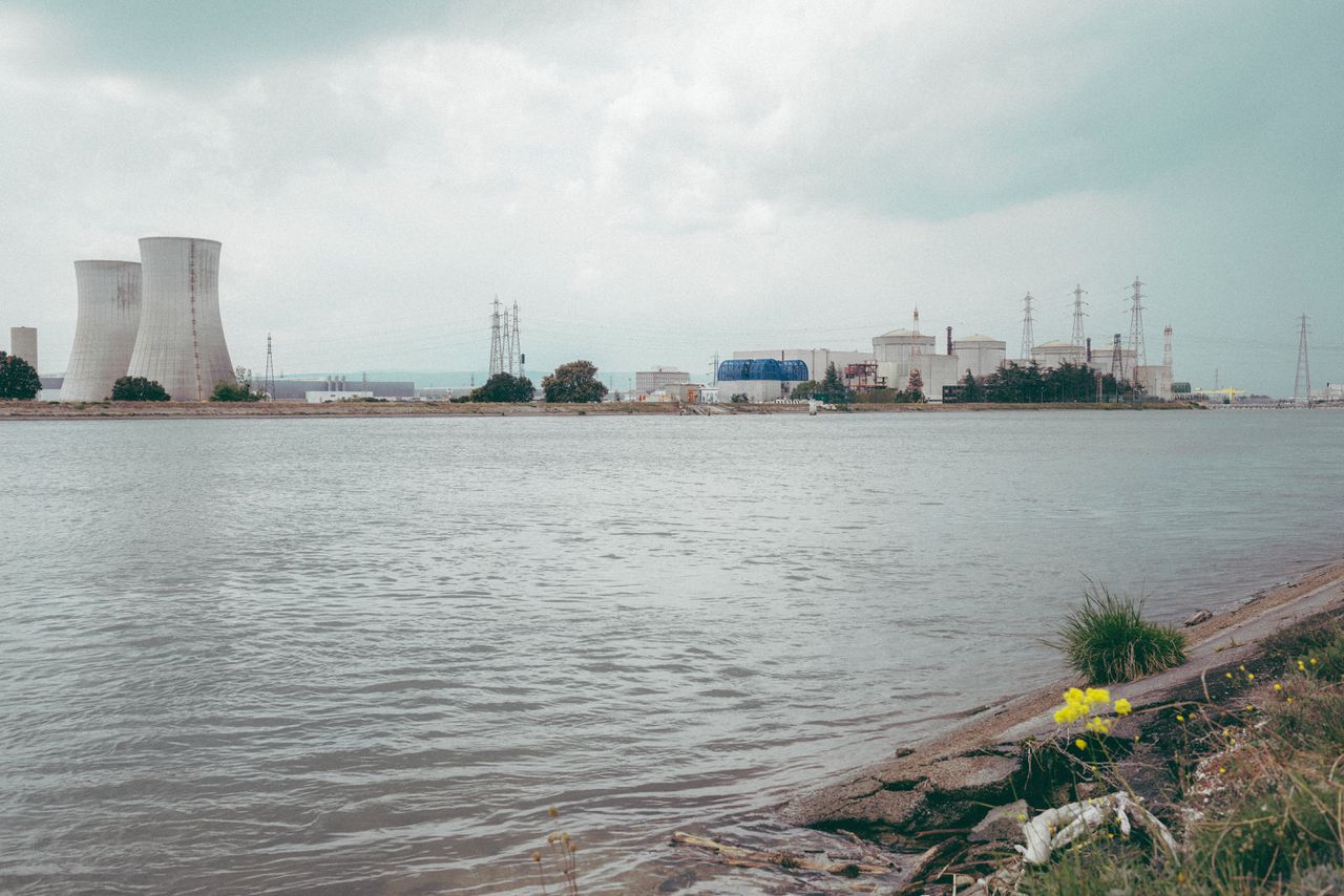 De nucleaire centrale Tricastin. Deze centrale heeft een’open’ circuit en is daarmee gevoeliger voor droogte.