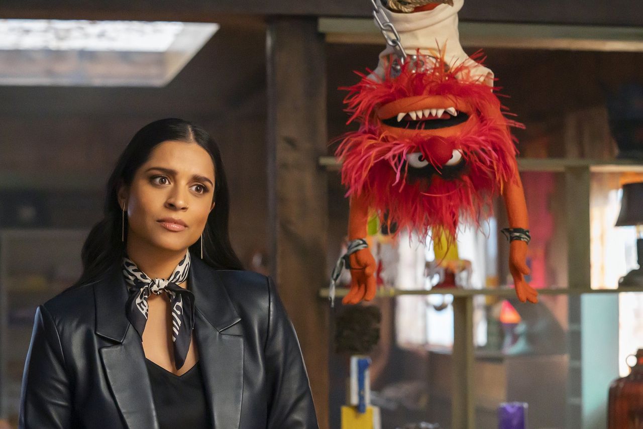 Lilly Singh als Nora in ‘The Muppets Mayhem’.