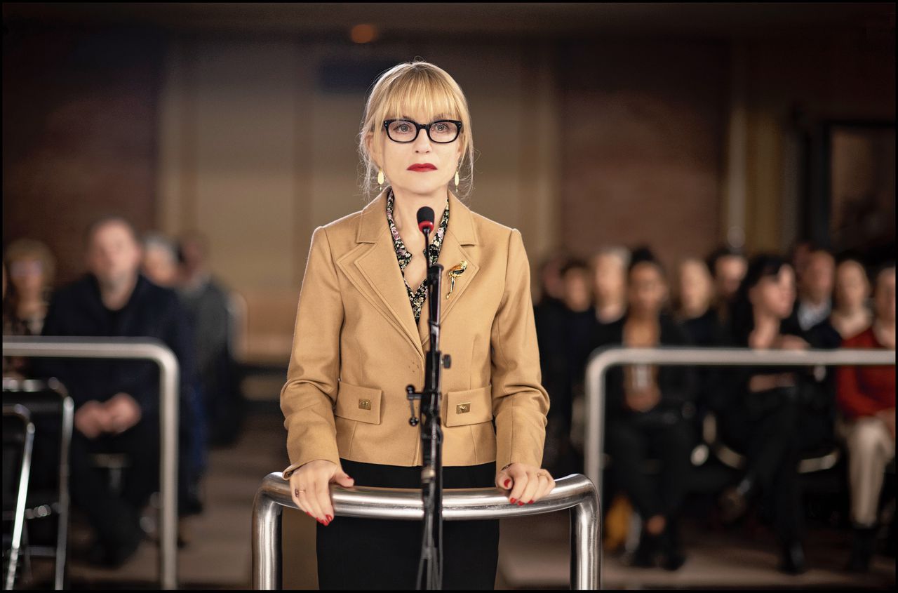 Maureen Kearney (Isabelle Huppert) is een staalharde maar altijd stijlvolle vakbondsleider, in ‘La syndicaliste’.