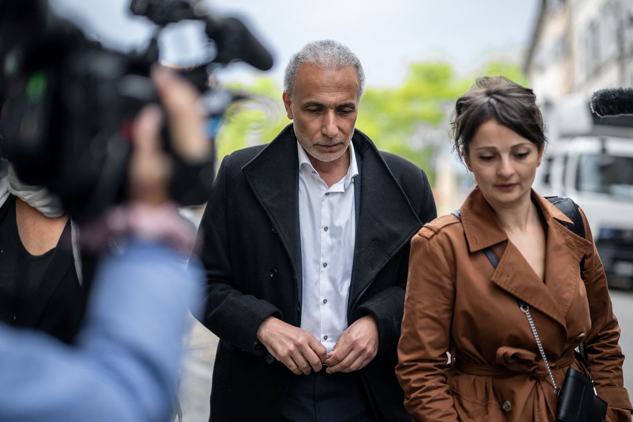 Tariq Ramadan en zijn advocaat Nabila Asmane bij aankomst bij de rechtbank van Genève, vorige week.