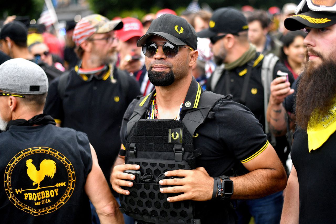 Enrique Tarrio in 2019 tijdens een protestmars van de Proud Boys in Portland.