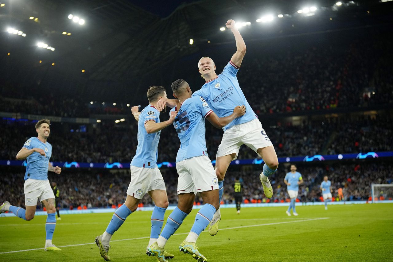 Eric Haaland vierde woensdag het derde doelpunt van zijn team tegen Real Madrid.